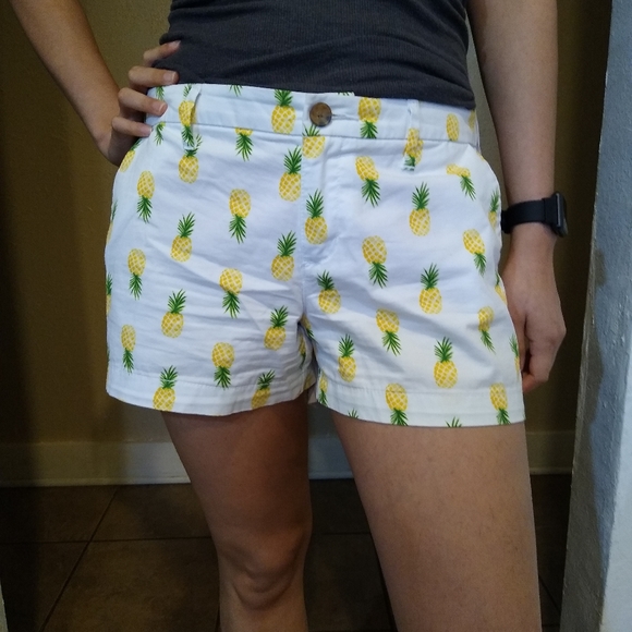 Old Navy Pants - 🍿Old Navy Pineapple Shorts